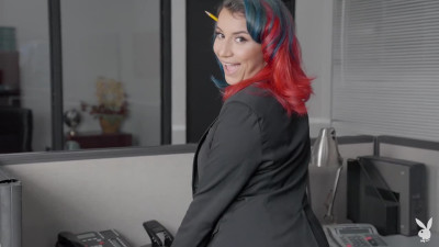 Roxie Sinner in Hard At Work