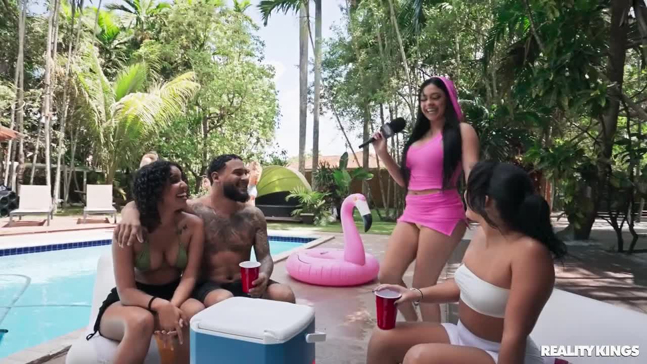 Kira Perez - Money Talks Wet And Wild - ePornhubs